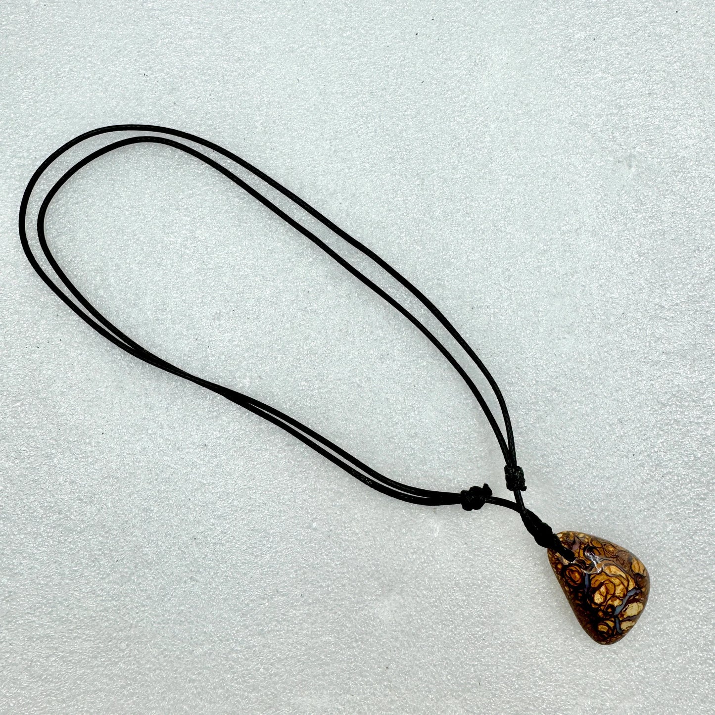 Opalo boulder colgante - MUNAY MINERALES MALLORCA