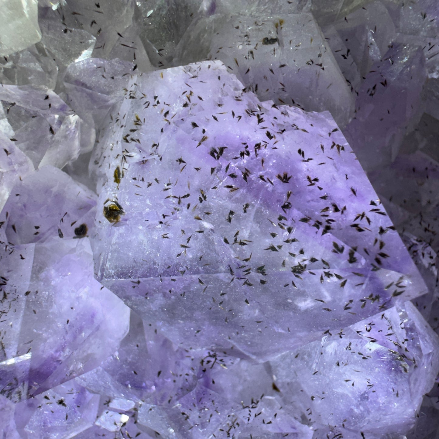 Amethyst druse, 29.5 kg. Munay Minerals, Mallorca