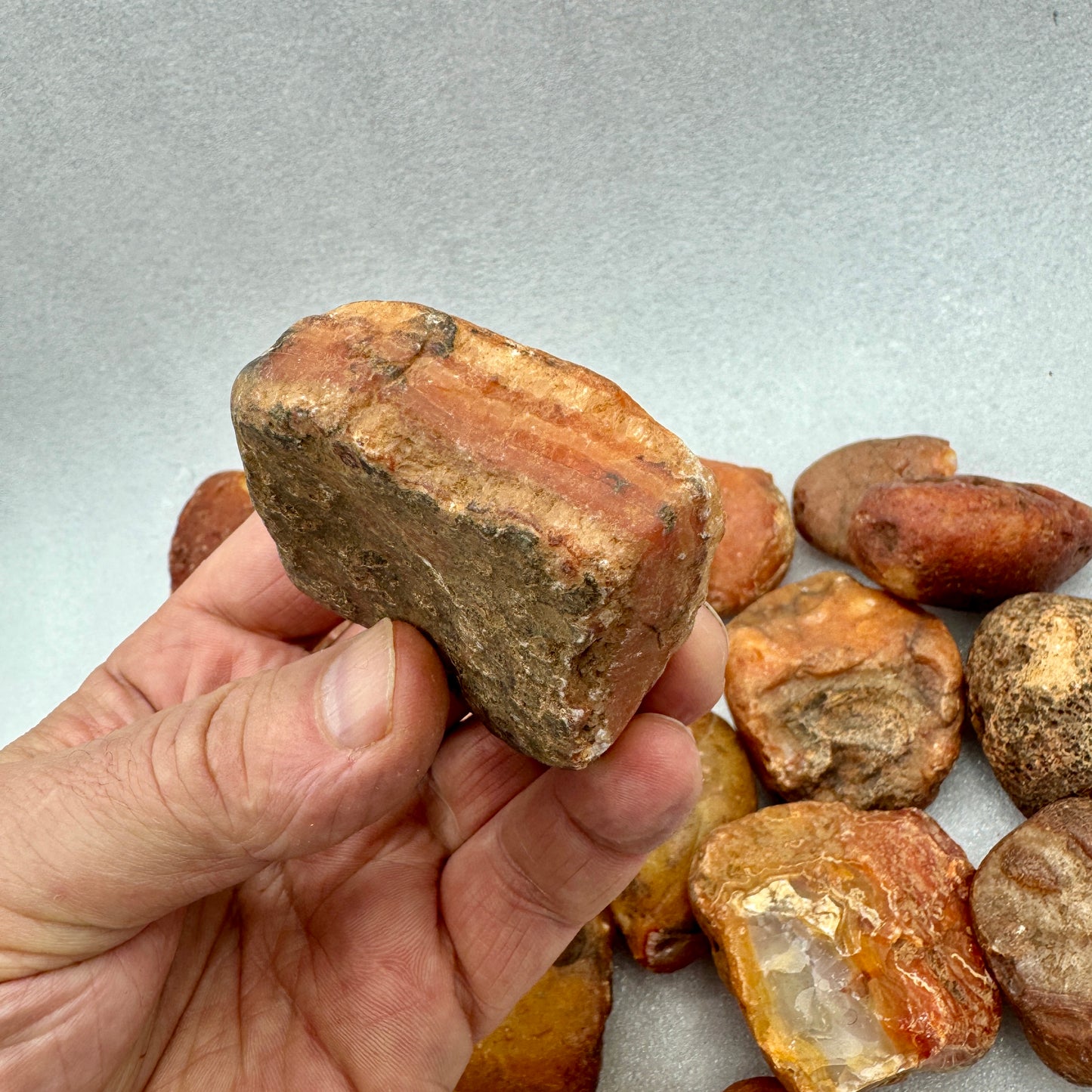 Ágata cornalina en bruto