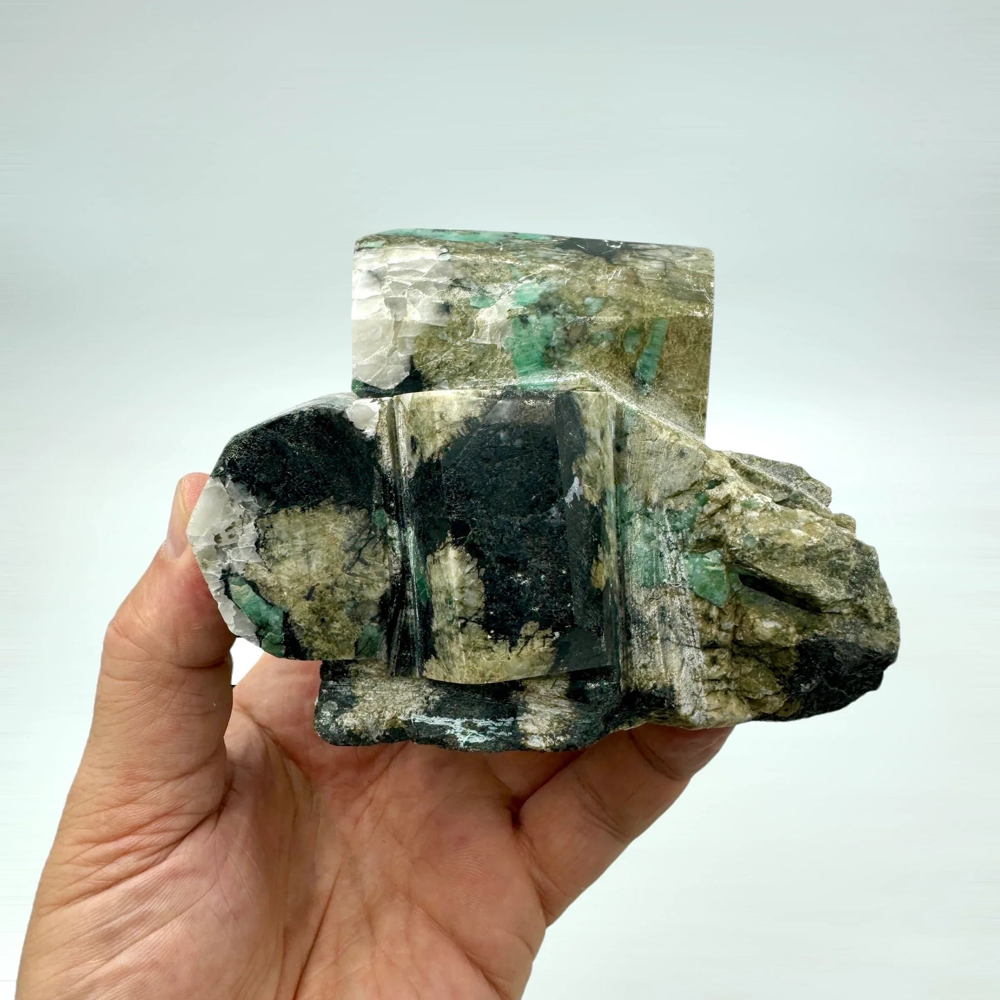 Esmeralda grupo en matriz 1 kg. - MUNAY MINERALES MALLORCA