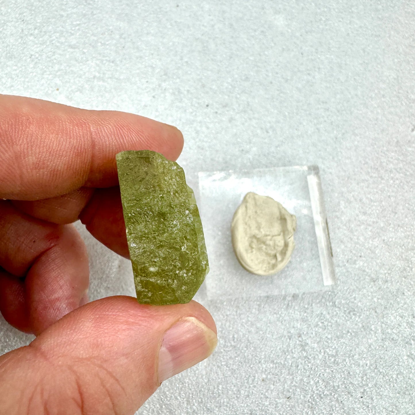 Hiddenita Espodumena verde - MUNAY MINERALES MALLORCA