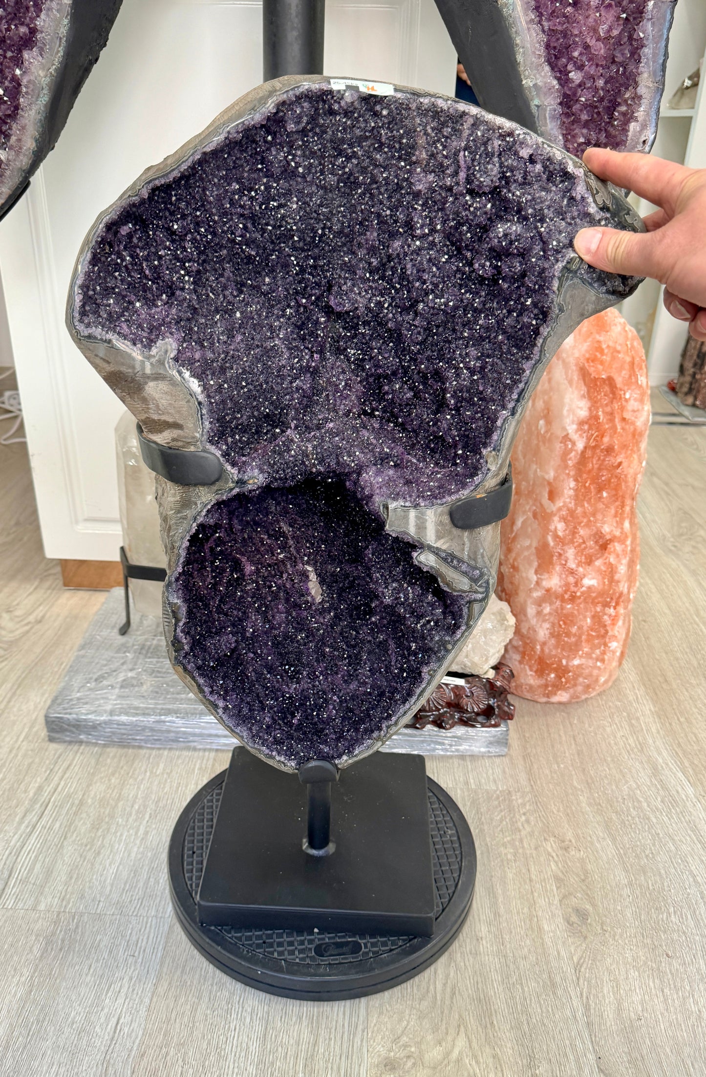 Extra quality amethyst geode 25.4 kg.