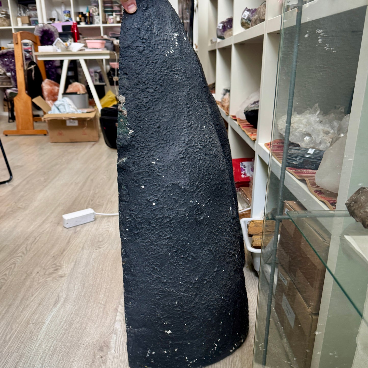 Geoda completa de amatista 2 piezas 127 kg.