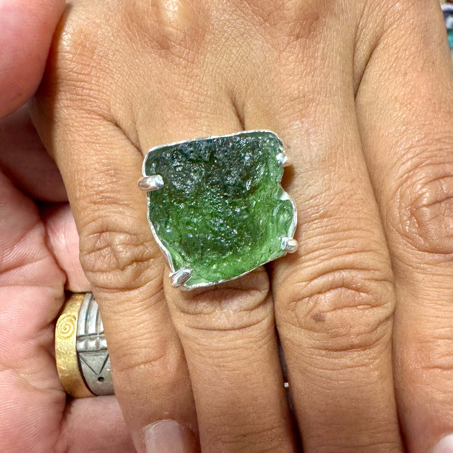 Moldavita tektita anillo plata de ley