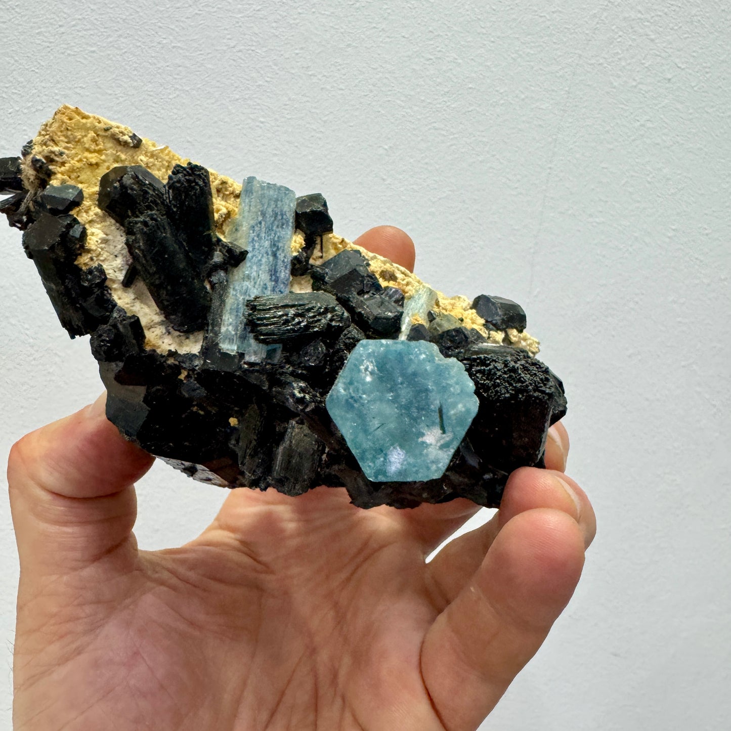 Turmalinas negras con aguamarina Erongo, Namibia