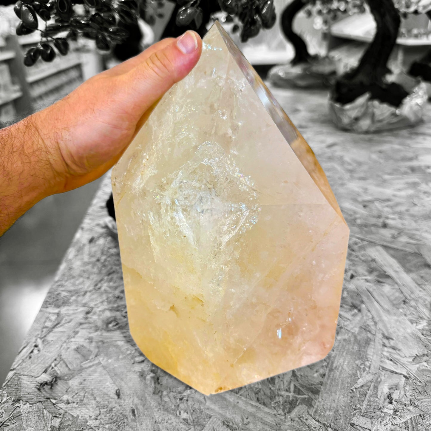 Quartz generating tip of 14.3 kg.
