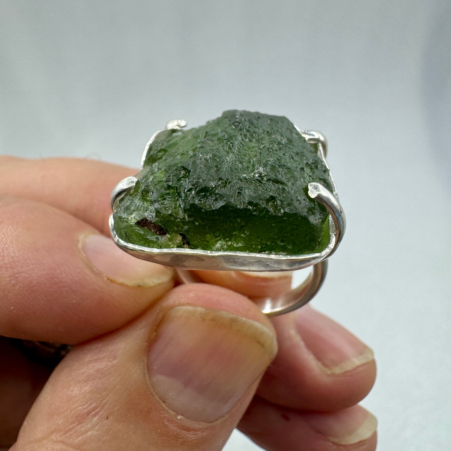 Moldavita tektita anillo plata de ley