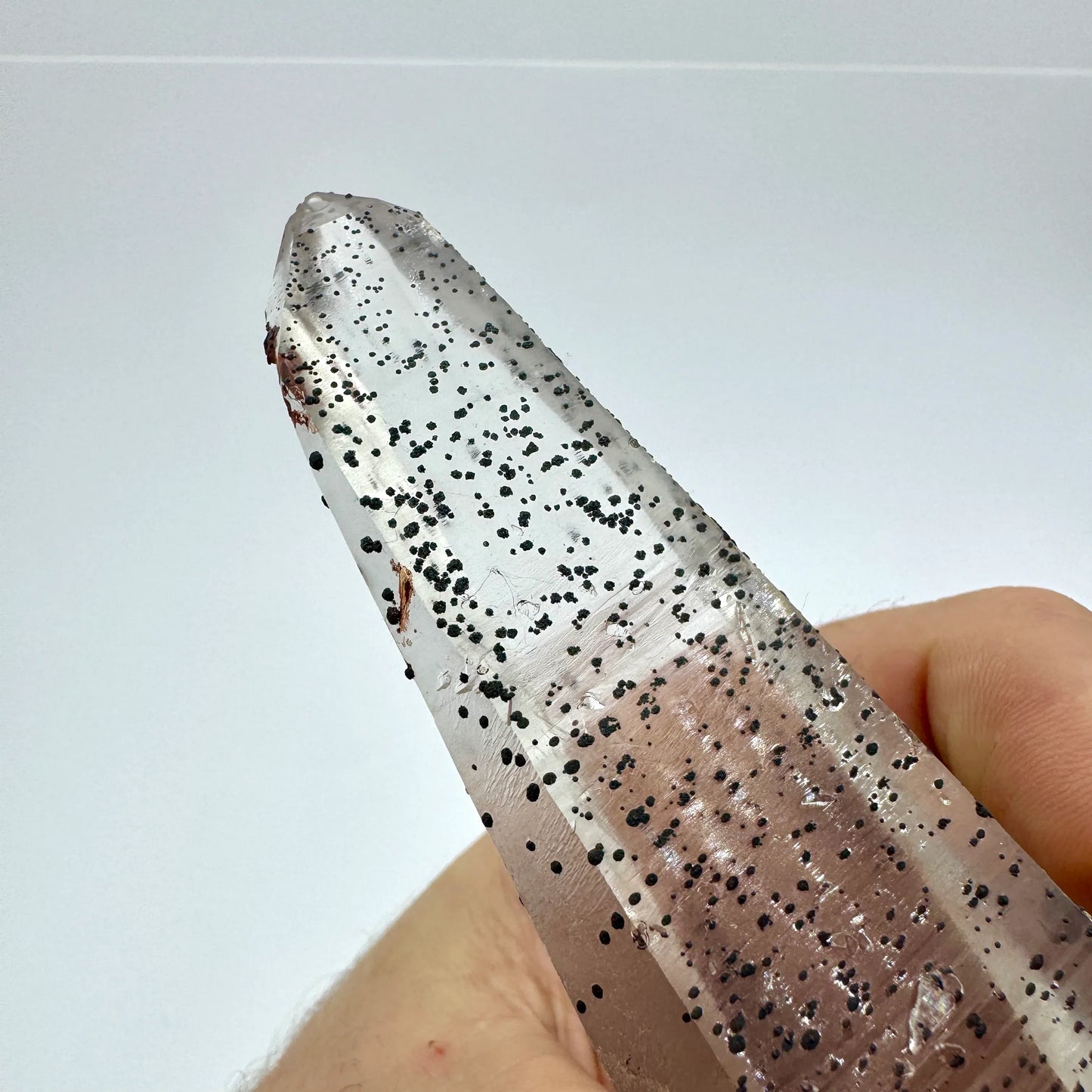 Cuarzo maestro lemuriano con hematitas - MUNAY MINERALES MALLORCA