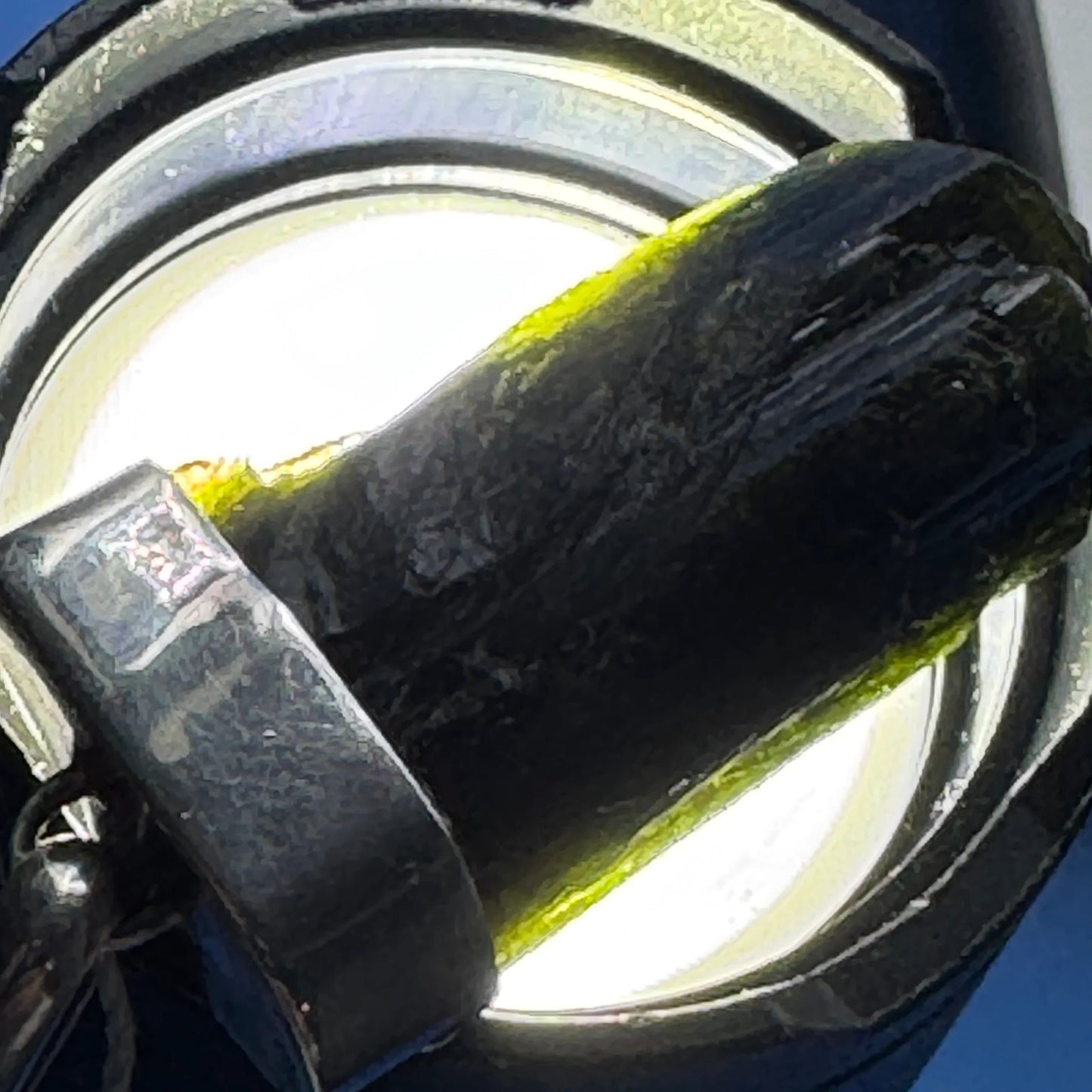 Epidota colgante en plata de ley - MUNAY MINERALES MALLORCA