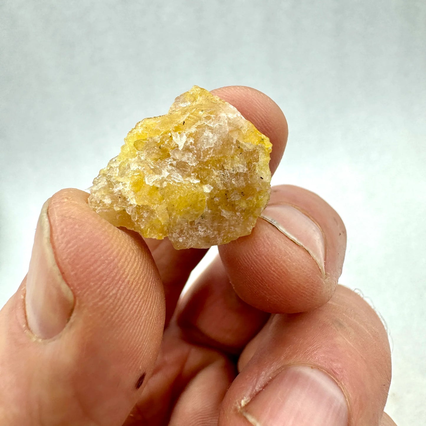 Cancrinita fluorescente de Canadá - MUNAY MINERALES MALLORCA