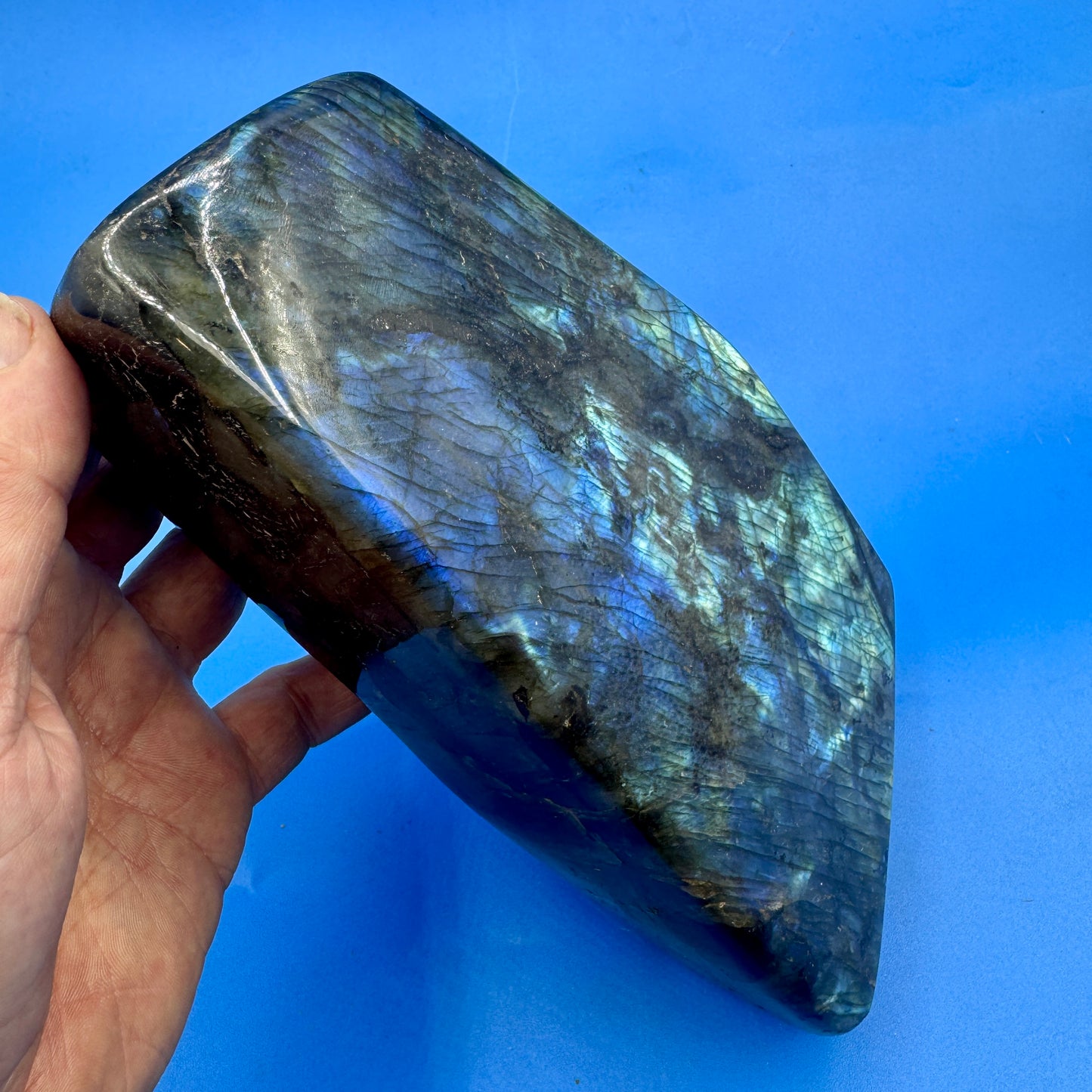 Polished labradorite 3.2 kg. Munay Minerales Mallorca