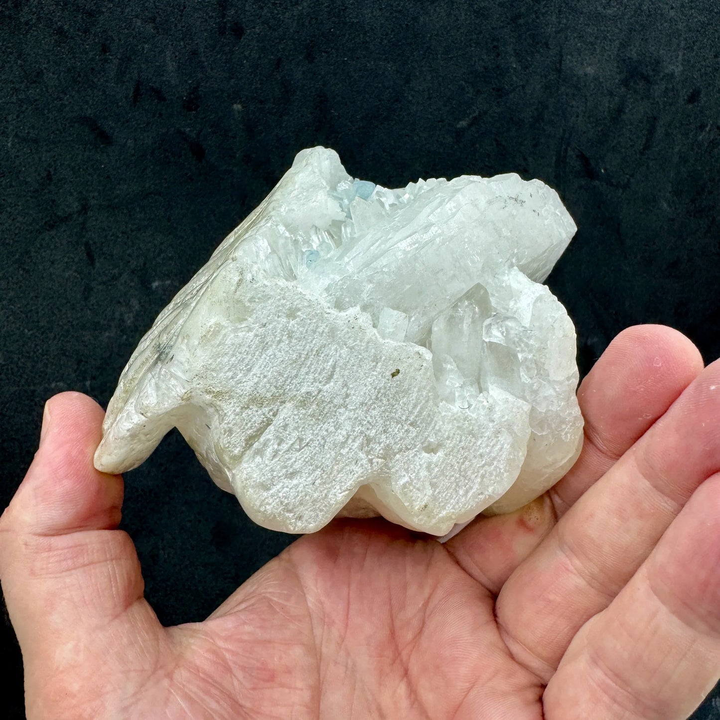 Águila tallada en cuarzo con fluorita Perú - MUNAY MINERALES MALLORCA