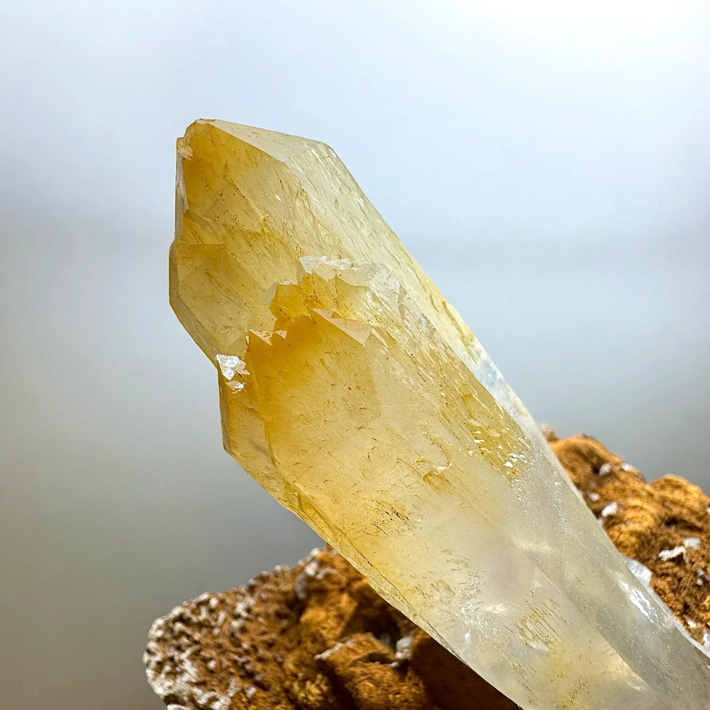 Cuarzo mango con Halloysita Colombia - MUNAY MINERALES MALLORCA