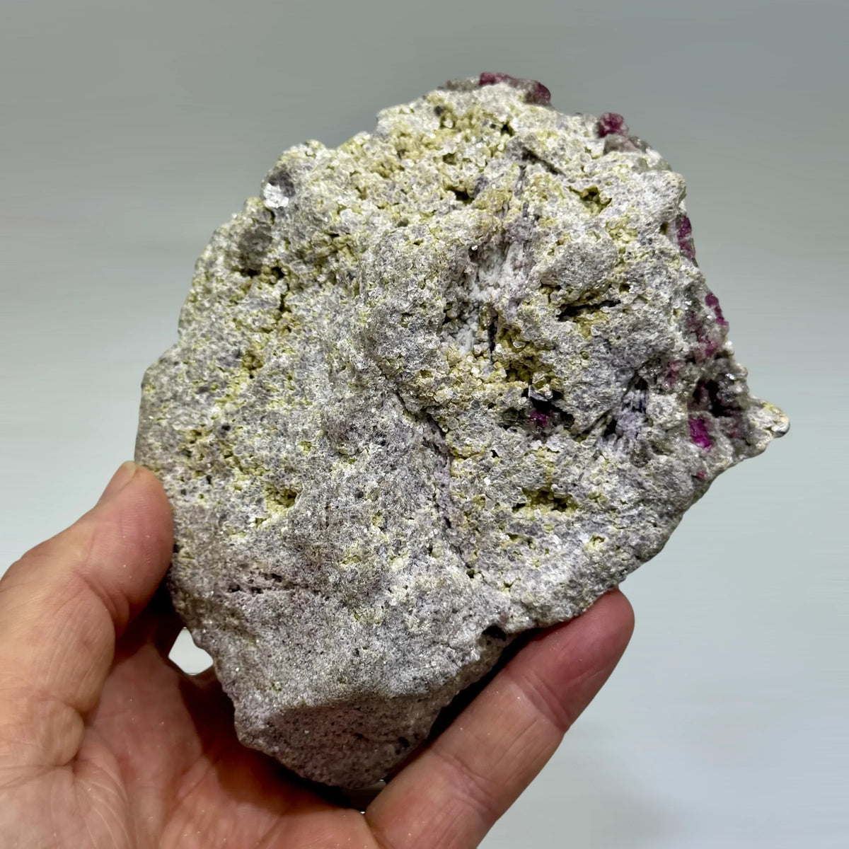 Turmalinas verdes rosas y sandía grupo en matriz con mica - MUNAY MINERALES MALLORCA
