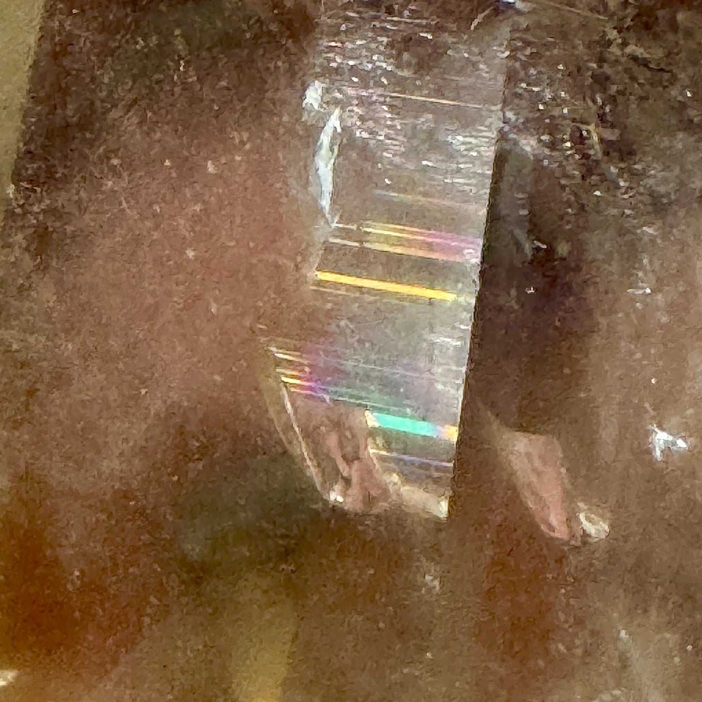 Cuarzo ahumado arcoíris y fantasma - MUNAY MINERALES MALLORCA