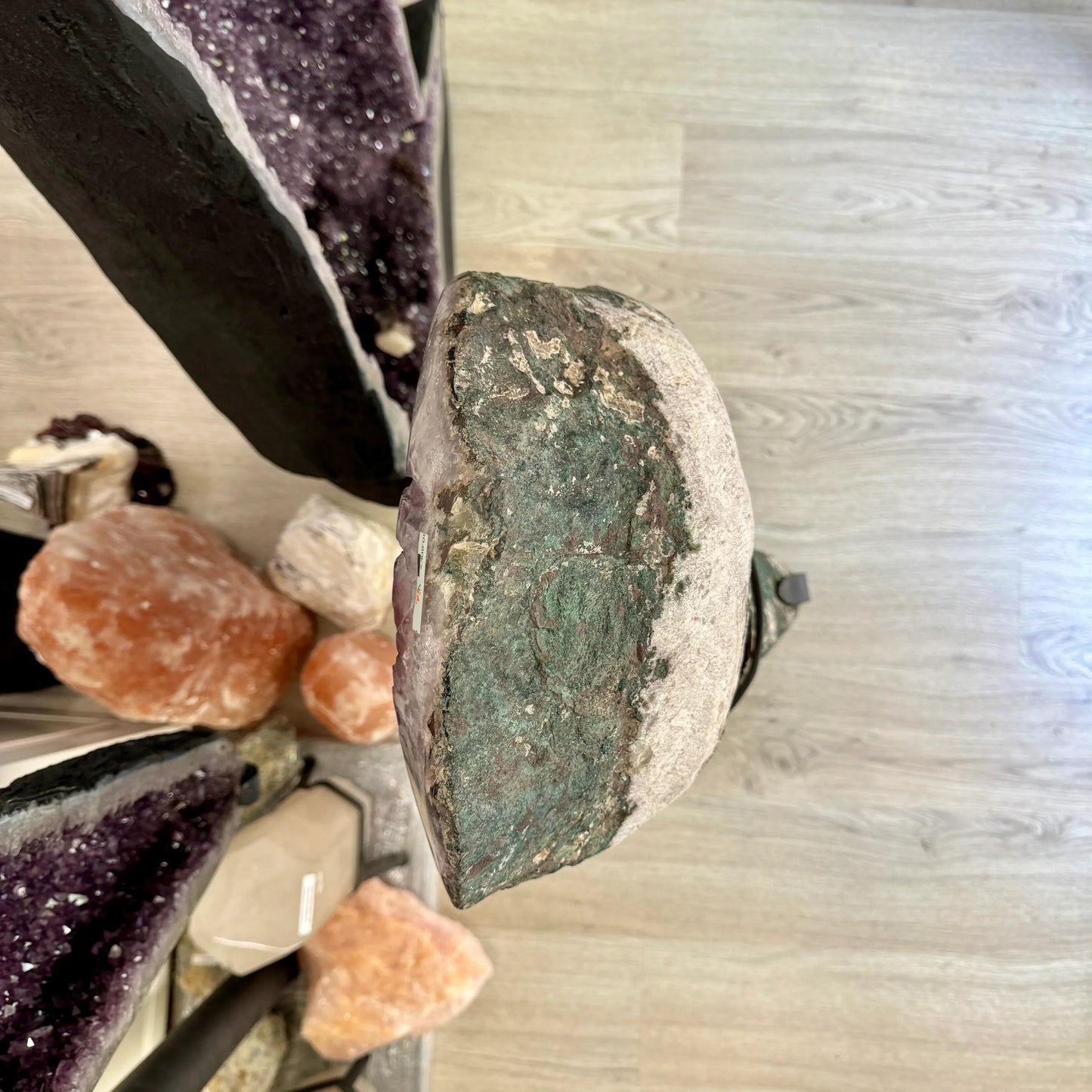 Geoda de amatista base giratoria (Consultar precio) - MUNAY MINERALES MALLORCA