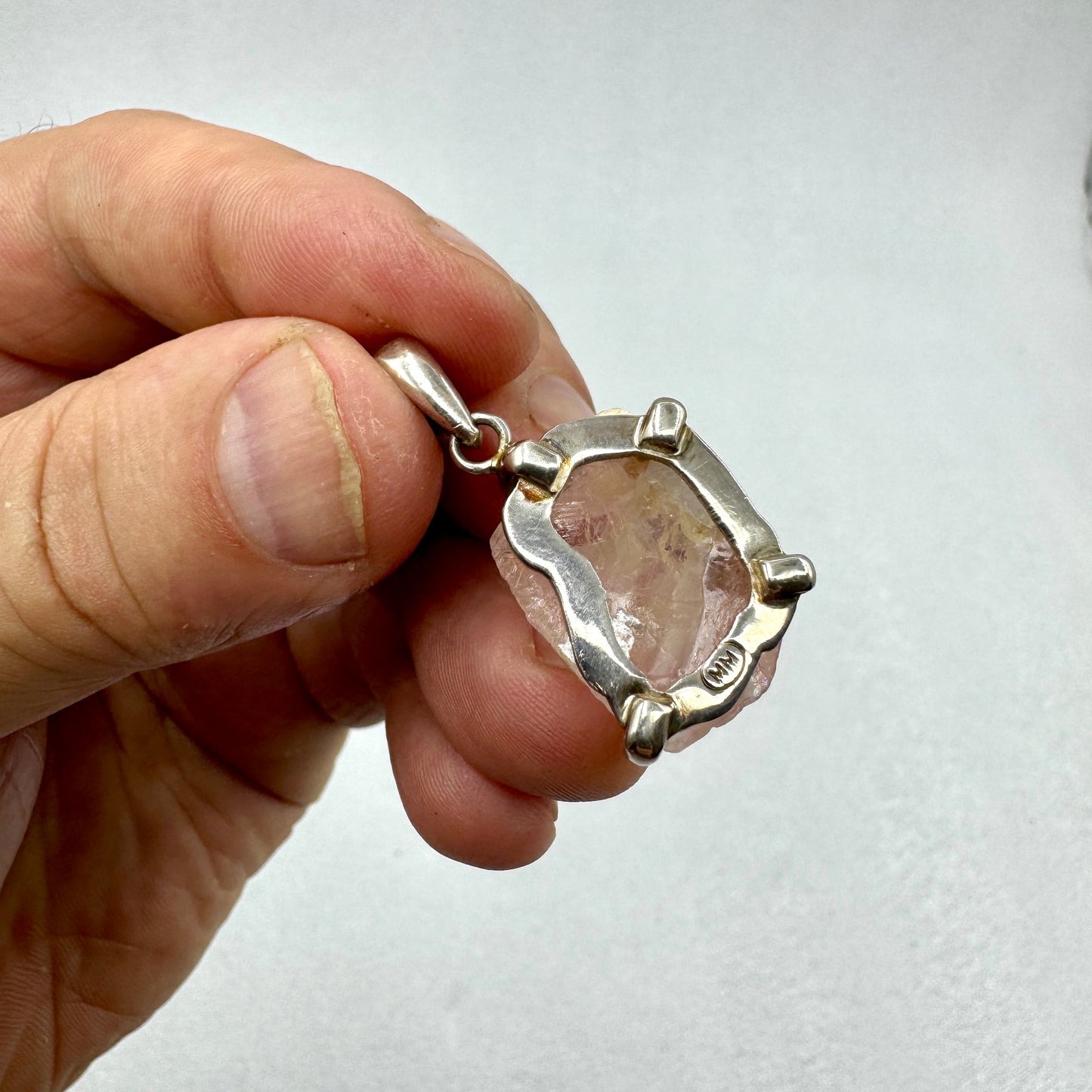 Fluorita rosa colgante en plata de ley