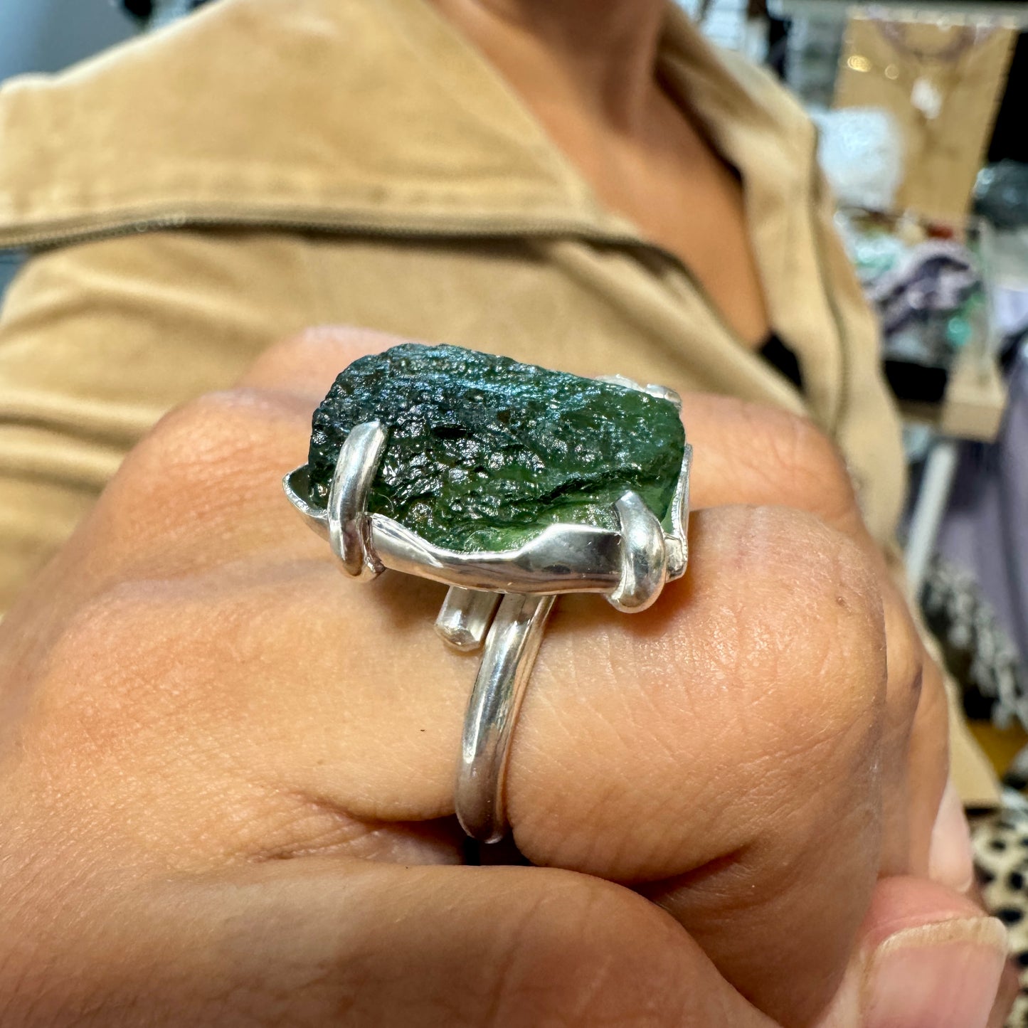 Moldavita tektita anillo plata de ley