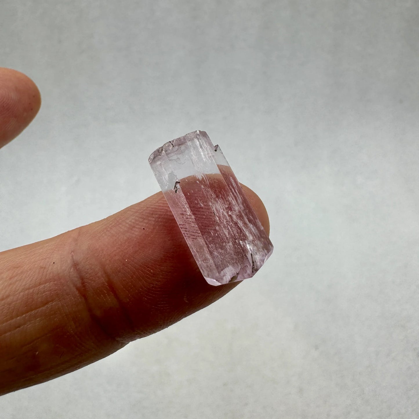 Kunzita pulida espodumena de Afganistán - MUNAY MINERALES MALLORCA