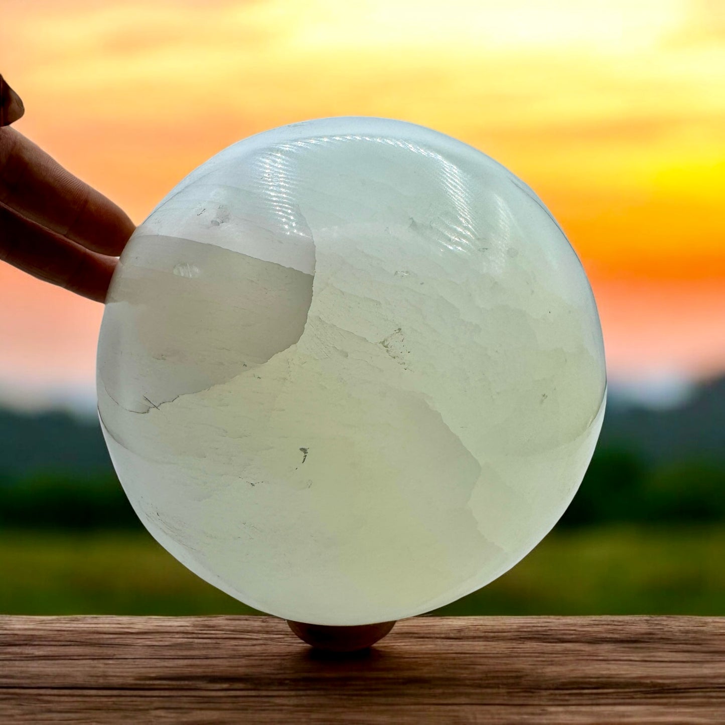 Selenite sphere ball, 8.4 kg, 19 cm. Munay Minerals, Mallorca