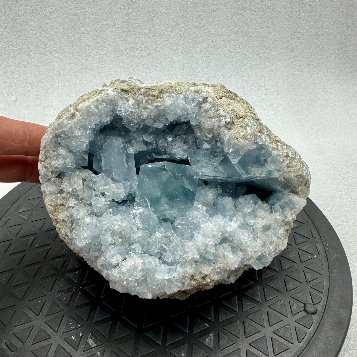 Celestina geoda Celestita 2,8 kg. - MUNAY MINERALES MALLORCA