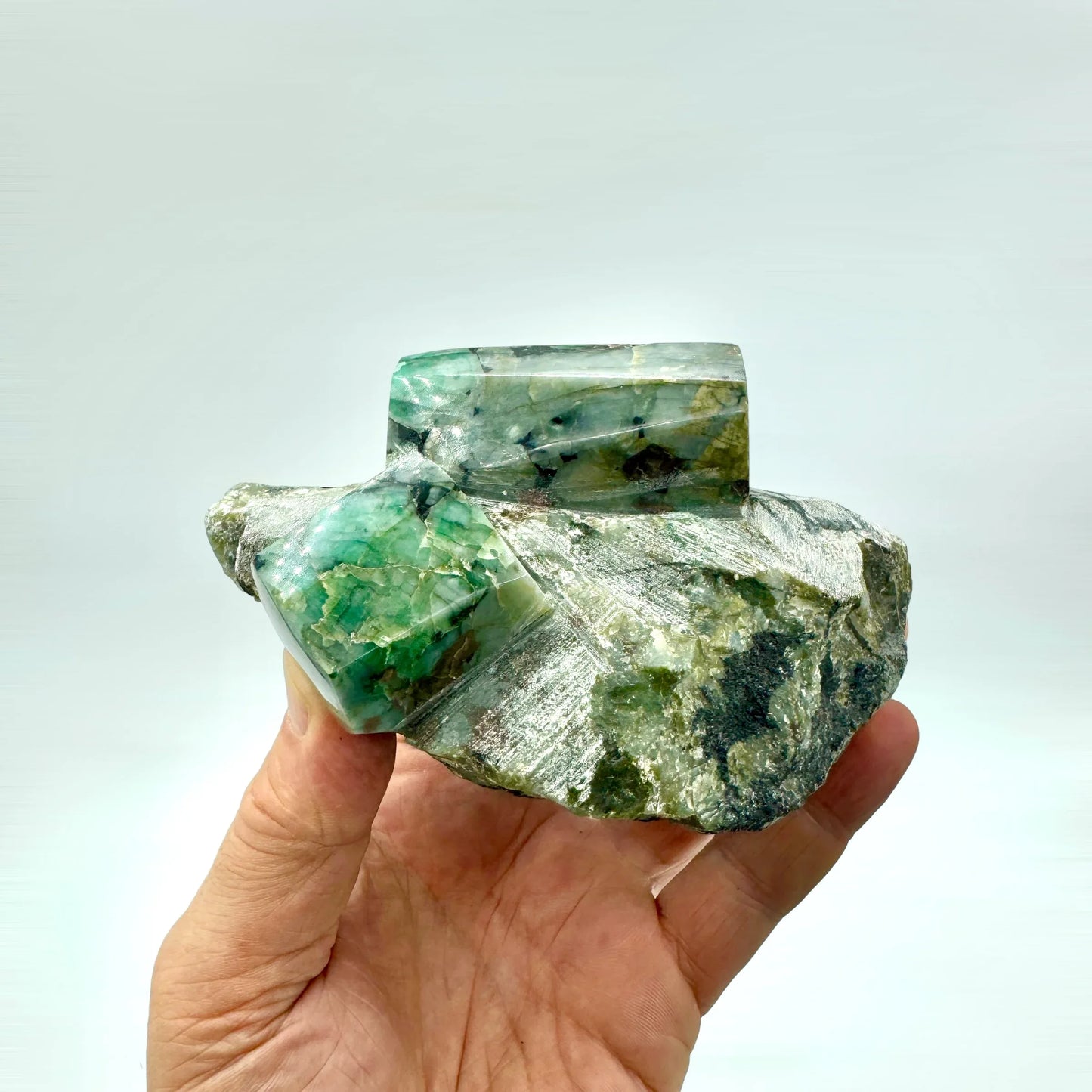 Esmeralda grupo en matriz 869 gr. - MUNAY MINERALES MALLORCA