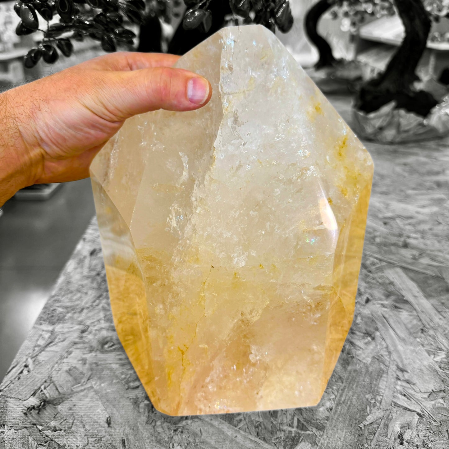 Quartz generating tip of 14.3 kg.