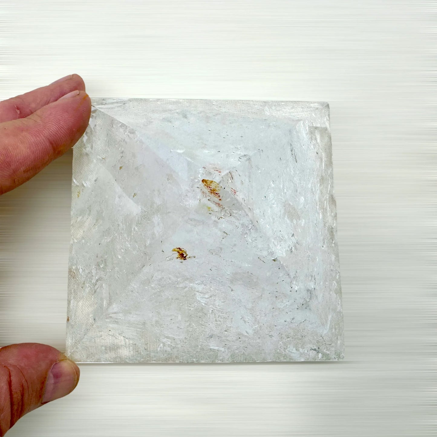 Pirámide de cuarzo 10x8 cm. Munay Minerales Mallorca - MUNAY MINERALES MALLORCA