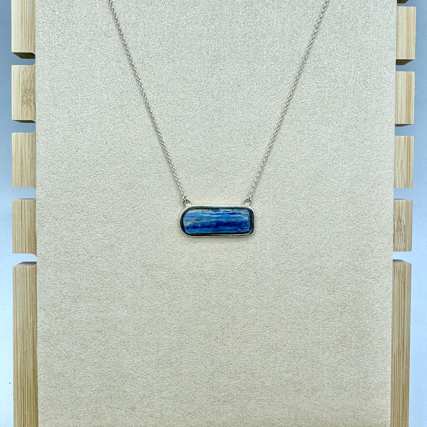 Cianita colgante en plata de ley - MUNAY MINERALES MALLORCA