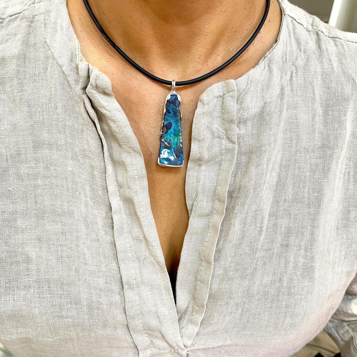 Opalo boulder colgante en plata de ley - MUNAY MINERALES MALLORCA