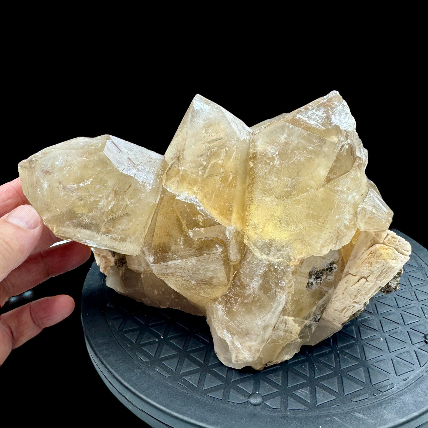 Citrino elestial cluster Citrine natural 4,8 kg. con turmalina negra
