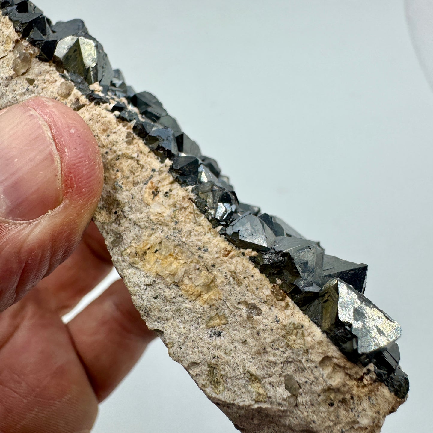 Magnetita grupo en matriz - Munay Minerales Mallorca
