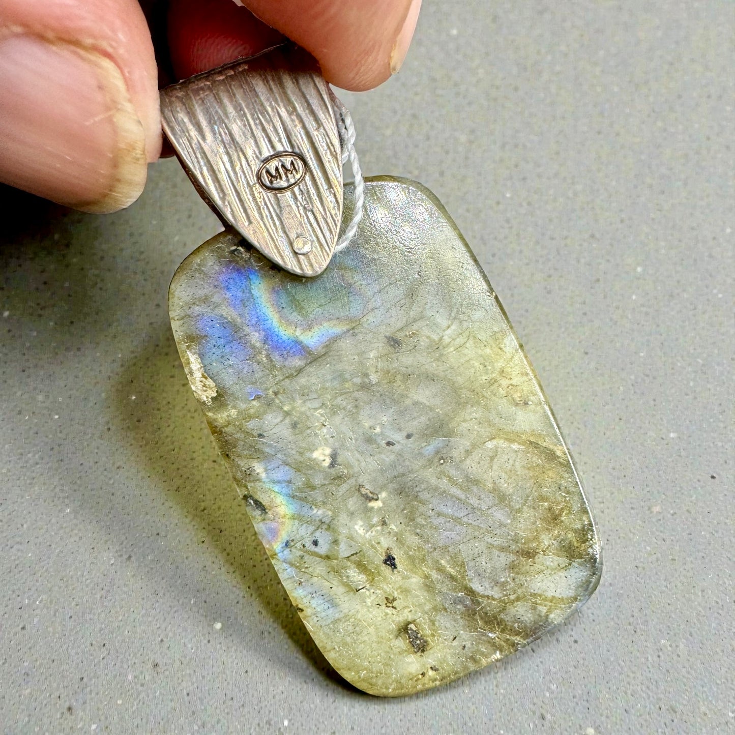 Labradorita magenta colgante plata de ley