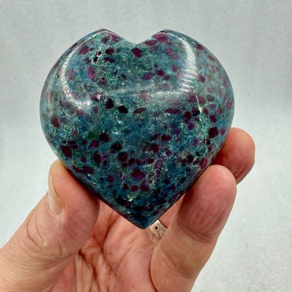Cianita con Rubí corazón - Munay Minerales Palma de Mallorca Spain 