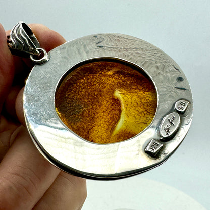 Ámbar báltico colgante en plata de ley