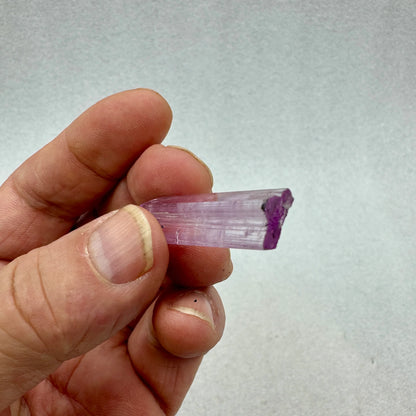 Kunzita semi pulida espodumena de Afganistán - MUNAY MINERALES MALLORCA