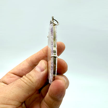 Amatista rodaja colgante en plata de ley