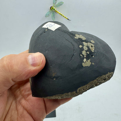 Corazón de shungita con pirita