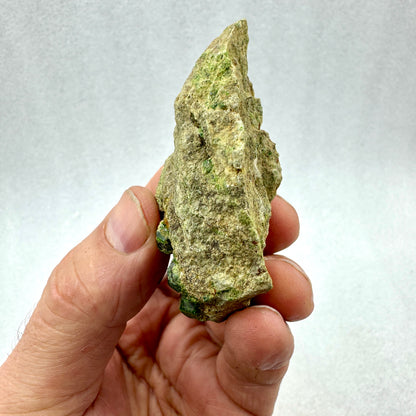 Grupo granate verde demantoide en matriz