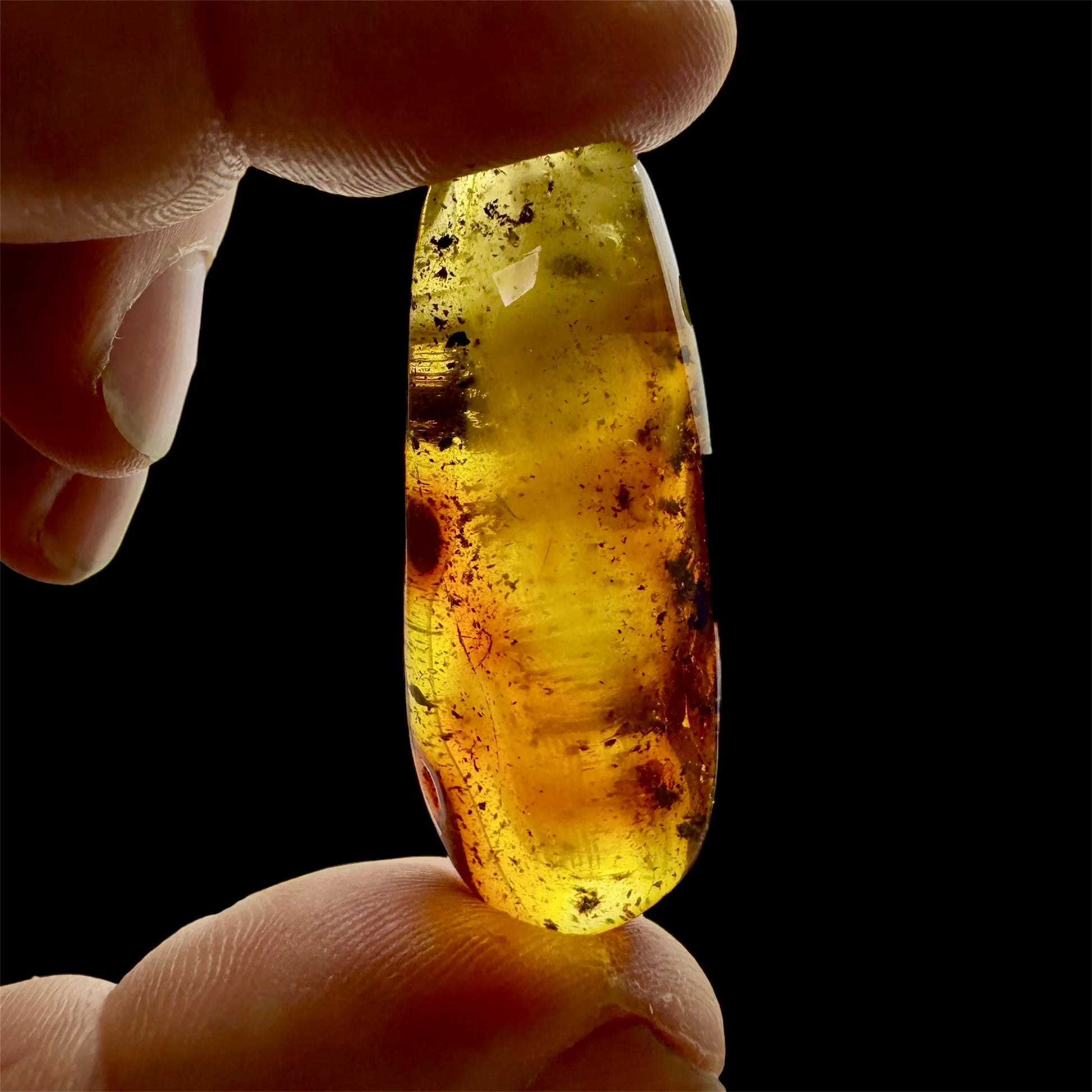 Colgantes de ambar báltico en cordón de piel - MUNAY MINERALES MALLORCA