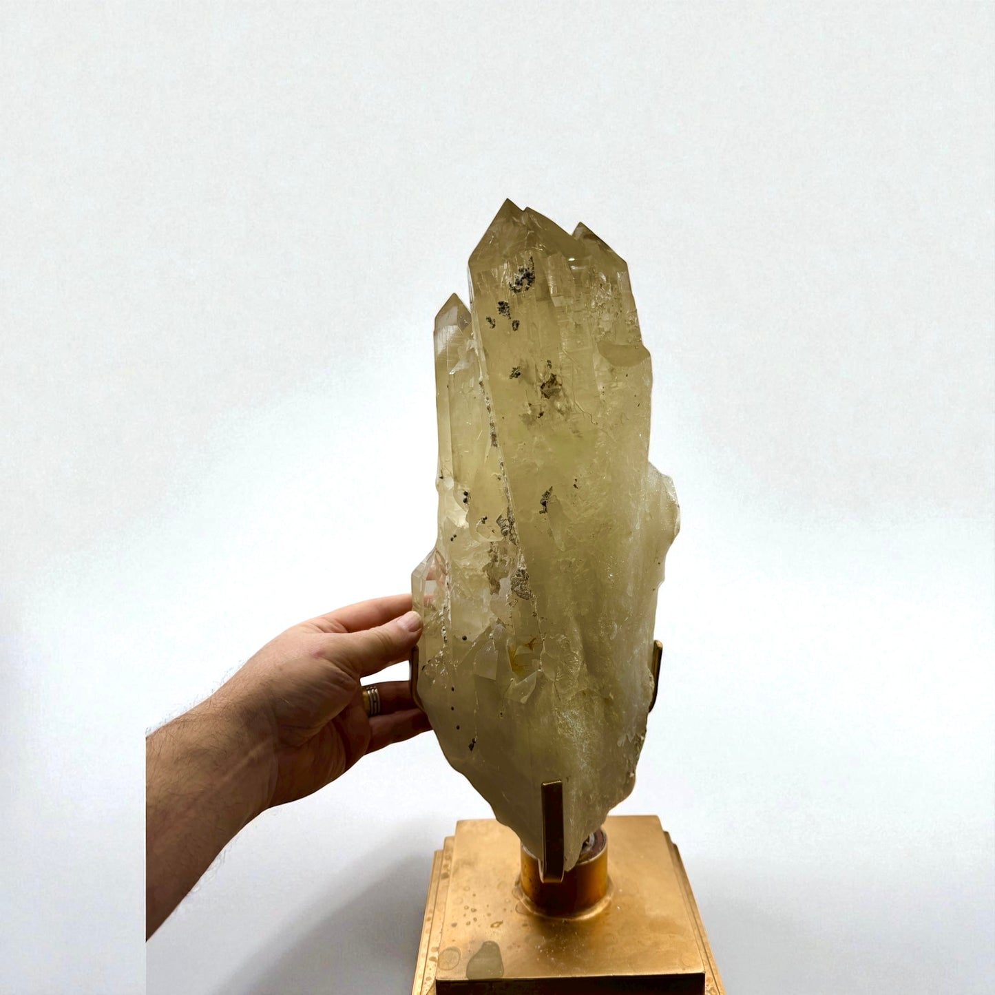 Citrino catedral natural Record keeper con hematitas y mica 13,1 kg.