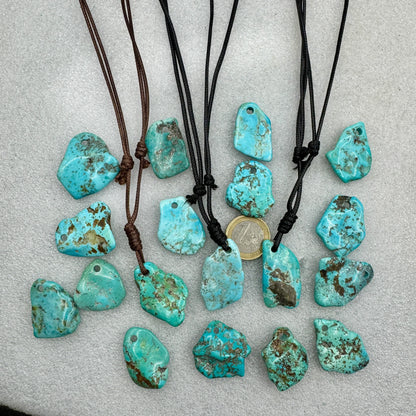 Turquesa colgantes en cordón - MUNAY MINERALES MALLORCA