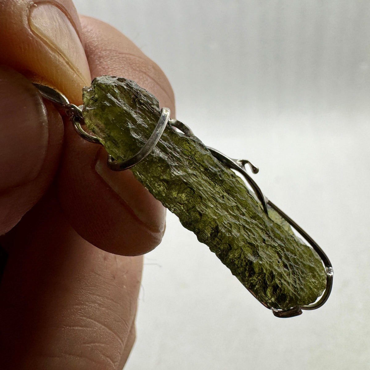 Moldavita tectita impactita colgante plata de ley Munay Minerales Mallorca