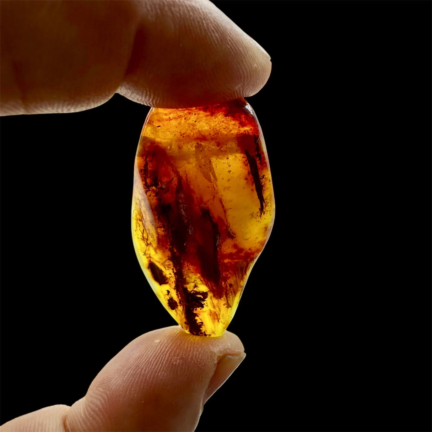 Colgantes de ambar báltico en cordón de piel - MUNAY MINERALES MALLORCA