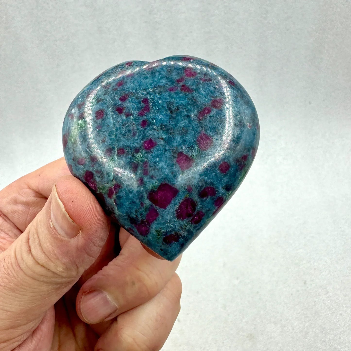 Cianita con Rubí corazón - Munay Minerales Palma de Mallorca Spain 