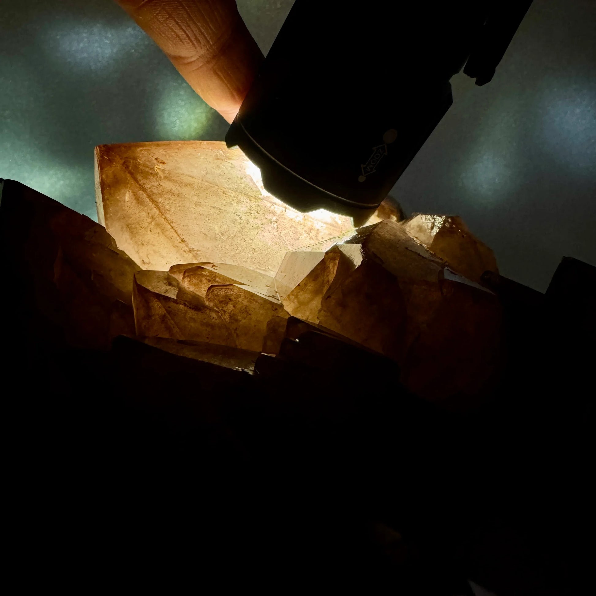 Cuarzo hematoide grupo 5,5 kg.origen España - MUNAY MINERALES MALLORCA