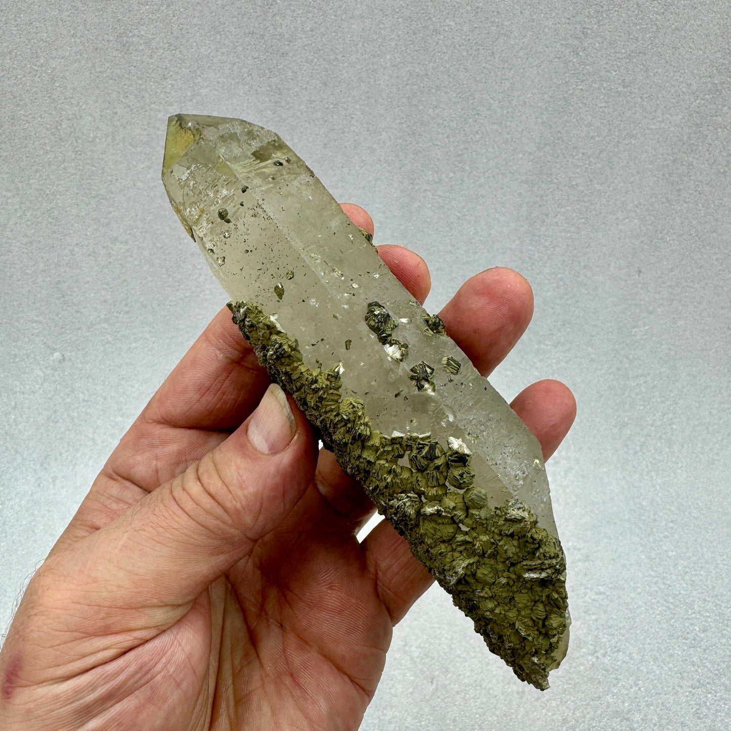 Cuarzo biterminado con siderita y pirita Panasqueira Portugal