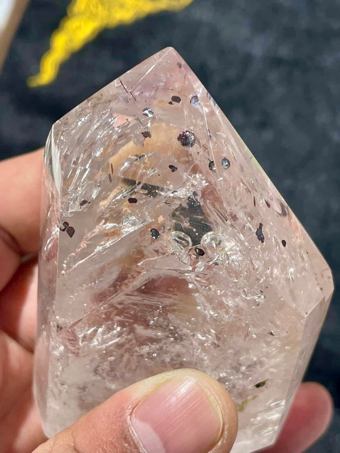 Cuarzo enhydro biterminado