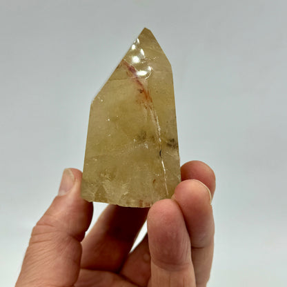 Citrino natural pulido 245 g.