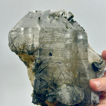 Cuarzo con turmalinas negras y verdes 3 kg.